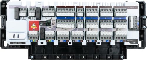 Przewodowa listwa sterująca, 5 stref, z możliwością sterowania źródłem ciepła i pompą obiegową, 230 V AC